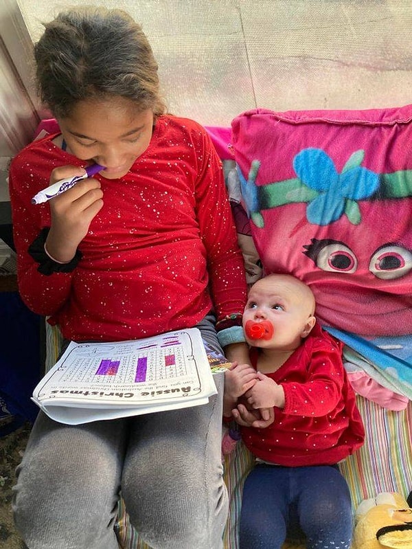 9. "Эта парочка появилась в нашей семье с разницей в 4 дня, и теперь они не разлей вода".