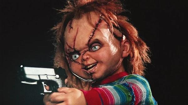 3. Chucky (1988) - Oyuncak bebeğin içine giren katil ruh ortalığı dağıtıyor.