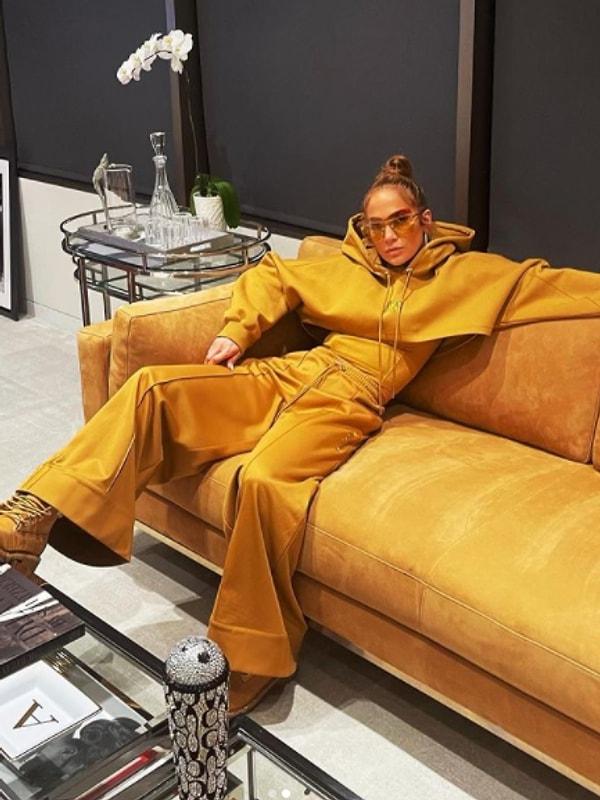 Jennifer Lopez'in dünyadaki en çok kazanan sanatçılardan biri olduğunu bilmeyen yoktur. Gelirinin ne kadar uçuk olduğunu sadece 2019 yılı içerisindeki kazancının 42 milyon dolar olmasından hesap edebiliriz...