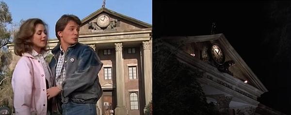 13. 'Back to the Future' filminin başında saat kulesinin çıkıntısında bir hasar bulunmuyor. Ancak Marty filmin sonunda 1985'e geri döndüğünde, 1955 yılında Doc'un yaptığı hasar saat kulesinde gözüküyor.