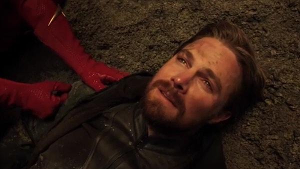 28. Arrow'da Oliver'ın dünyayı kurtarmak için tekrar ölmesi,