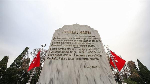 Kurtuluş Savaşı'nın başlangıcında Milli Mücadele'yi milli ruhu ortaya koyarak kazanma amacıyla Maarif Vekaleti, 1921 yılında bir şiir yarışması düzendi. Ön elemeyi geçen yedi şiir, 12 Mart 1921'de Mustafa Kemal'in başkanlığını yaptığı Meclis oturumunda tartışmaya açıldı.