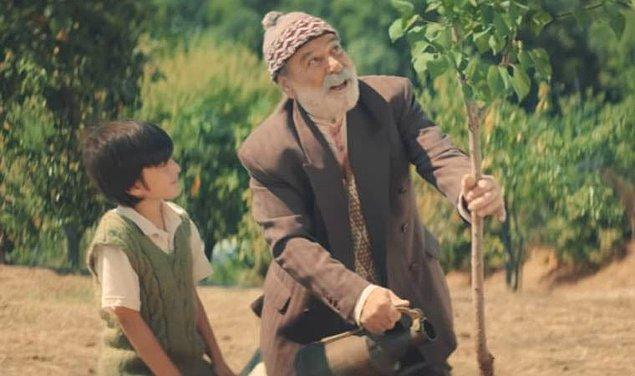Hayat Ağacı ismiyle yayınlanan Cengiz Holding reklam filmi, YouTube'da dislike rekoru kırarken reklam filmindeki 'Meyve veren ağaç taşlanır' teması ise çok tepki çekmişti.