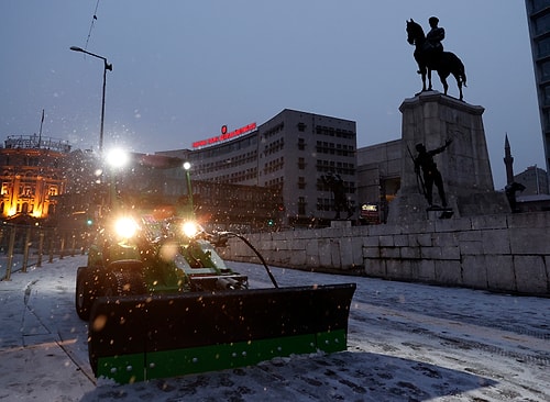 Mansur Yavaş, Kar Yağışı Sonrası Yaşanan Olumsuzluklar İçin Özür Diledi