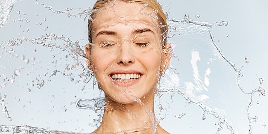 Kadınların Hayallerini Süsleyen Bebek Gibi Bir Cildin Sırrı: Adım Adım Hydrafacial Tazeliği!