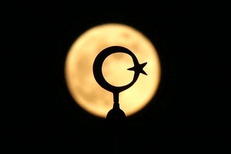 Yeni Şafak Yazarı: 'Toplum İslam’ı Hızla Terk Ediyor, Deizm Çığ Gibi Yayılıyor'