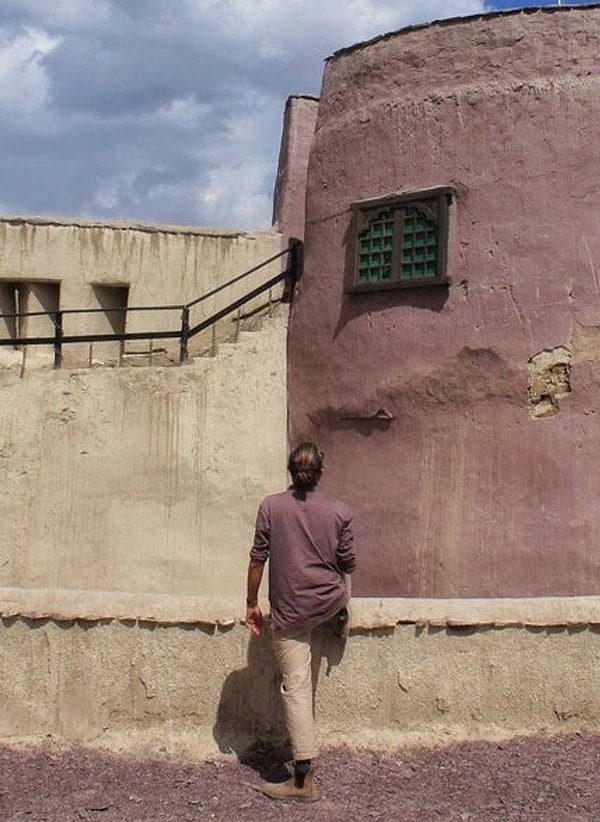 11. "Моя одежда классно гармонирует с этой старой крепостью в Индии".