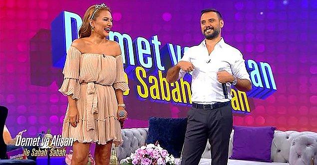 1. Demet Akalın, İbo Show'a konuk gelen ünlü kadınlardan birinin tuvaletini pislettiğini söyleyince ortalık karıştı!