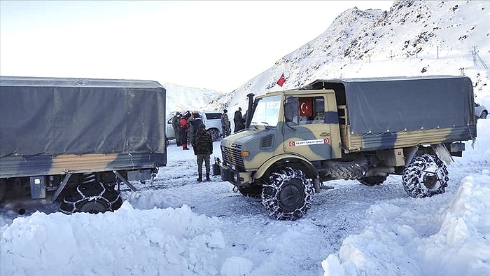 Hakkari'de Çığ Düştü: 1 Asker Şehit Oldu, 1 Asker Aranıyor