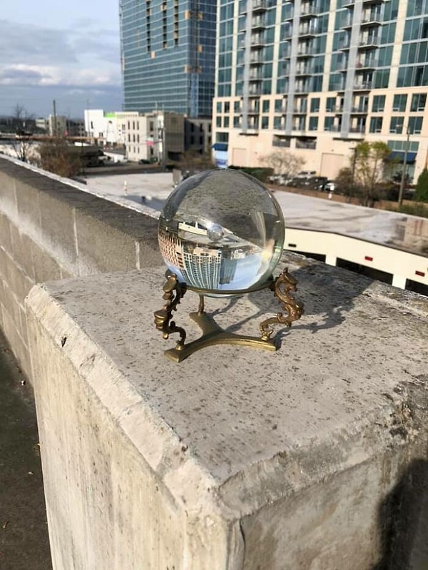 13. Я нашел этот красивый хрустальный шар за 8 долларов!