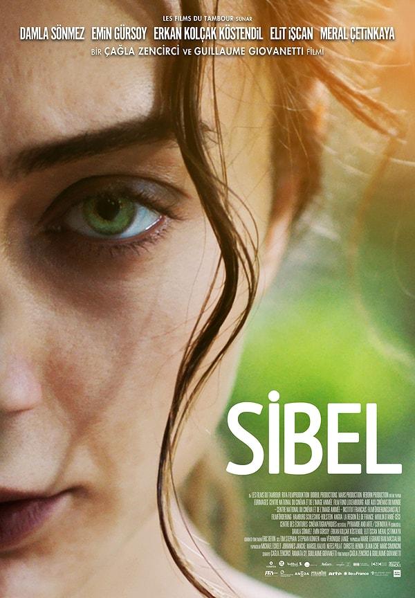 Taksim Hold'em, Sen Aydınlatırsın Geceyi gibi filmlerde rol alan Sönmez, 2018 yılında dilsiz bir kızı canlandırdığı Sibel adlı bağımsız yapımdaki performansıyla tüm izleyenleri adeta büyüledi.
