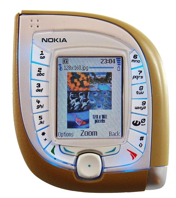 4. Nokia 7600