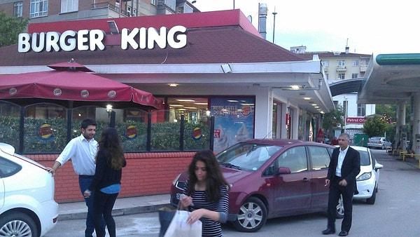 10. Beşevler Burger King ve metro çıkışı