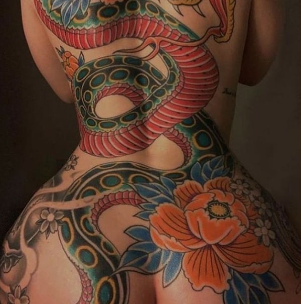 Поскольку под нашей кожей нет воздуха, эта жидкость, используемая в составе чернил для татуировок, может абсорбироваться организмом и может оставаться неизведанной в течение длительного времени при введении между клетками.