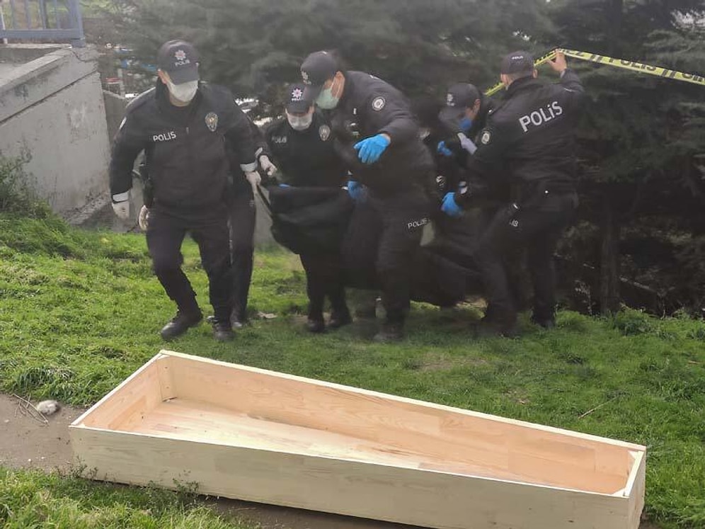 Bağcılar'da Boş Arazide Erkek Cesedi Bulundu