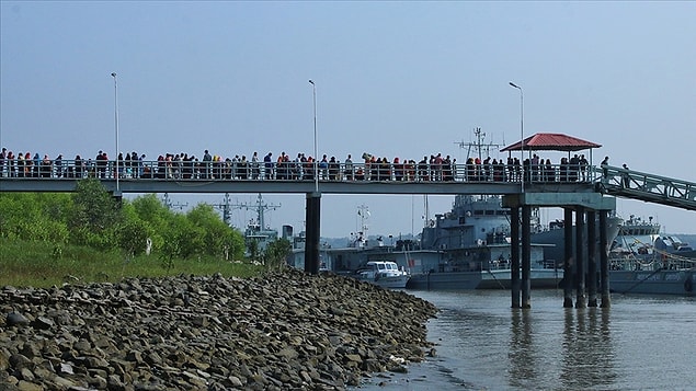 Myanmar'ın Arakan eyaletinde 2012'de Budistler ile Müslümanlar arasında çatışmalar çıkmış, olaylarda, çoğu Müslüman binlerce kişi katledilmiş, yüzlerce ev ve iş yeri ateşe verilmişti.