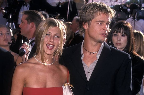 2. Брэд и Джен связали себя узами брака на роскошной частной свадьбе в Малибу.