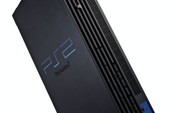 13. Была выпущена Sony PlayStation 2, которая стала самой продаваемой игровой консолью всех времен. У меня до сих пор есть своя!
