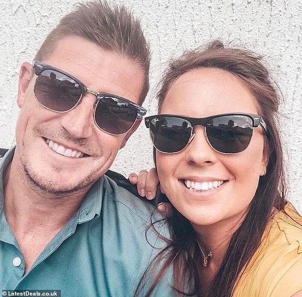 Жена Рича Софи (фото вместе) любила свой детский домик и хотела, чтобы ее дочь пережила такой же опыт.