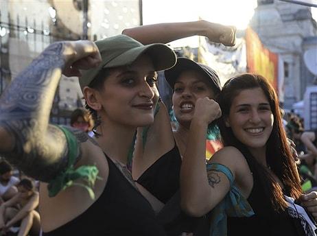 Arjantin'de Tepkiler Sonuç Verdi: Kürtaj Yasağı Kaldırıldı