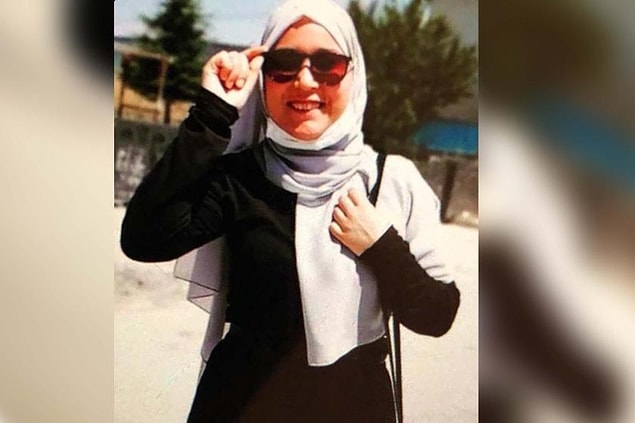 4 ARALIK 2020: 18 yaşındaki Ece Çiçek, evli olduğu erkek tarafından bıçaklanarak öldürüldü. Ece'nin öldürülmeden önce "Kurtarın, beni kesecek" diyerek bağırdığı öğrenildi.