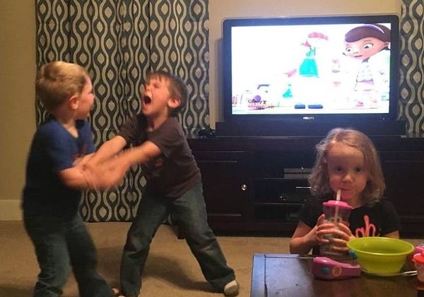 13. "Эта фотография прекрасно описывает типичный день родителя".