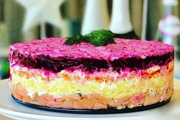 11. Перед подачей салат должен настояться в течение 3-х часов. Он пропитается и станет нежным и особенно аппетитным