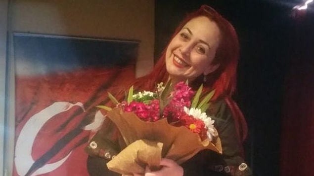 İçim parçalanıyor, bir akademisyen, öğrencileri tarafından sevilen sayılan bir kadın, Aylin Sözer’i de “sözde erkeklik” denilen aşağılık egemen ideolojiye kurban verdik.