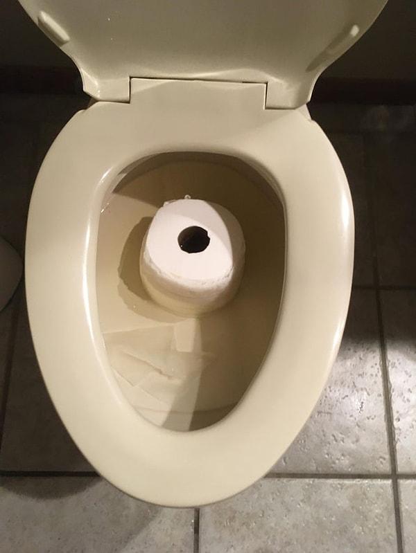 16. "Bu son tuvalet kağıdıydı..."