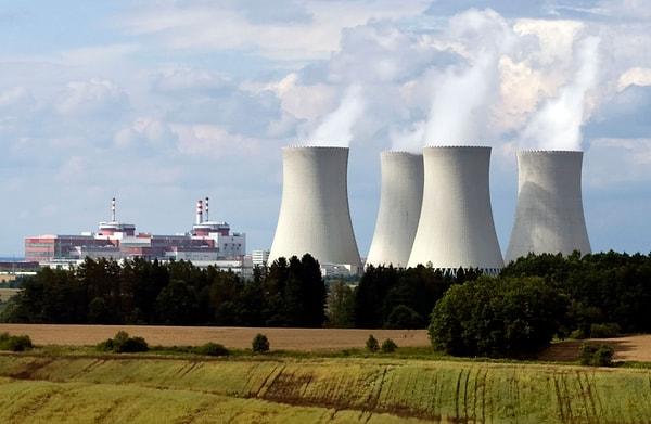 Nükleer santrallerin ne kadar tehlikeli olduğunu çoğumuz biliyoruz Özellikle radyoaktif malzemelerin kullanılması hem çevreye zarar veriyor hem de kaza riskini azaltıyor.