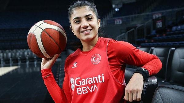 4. Merve Aydın (Milli basketbolcu)