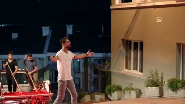 Ağır Romantik Konusu Nedir?