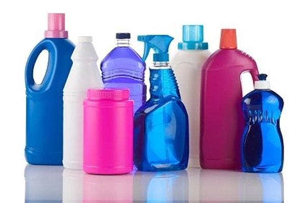 9. Sıvı sabunu iki yüz elli kiloluk, az bilinen markalı şişelerde toptan alıp, küçük şişelere aktararak kullanmak.