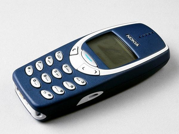 10. 2001 yılının en popüler cep telefonu Nokia 3310'du.