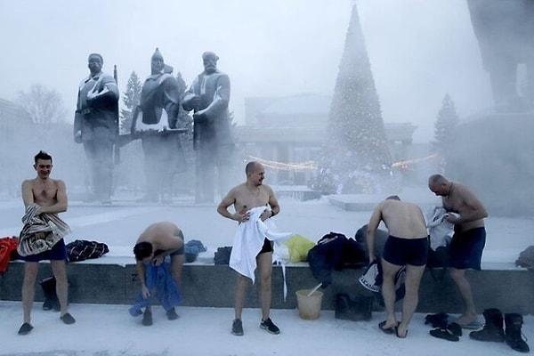12. "Rusya'nın her yeri yıl boyunca soğuktur."
