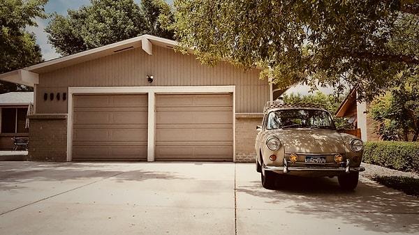 5. Amerika'daki evlerin ikili garajlarının %25'inde araç için hiç yer yok. %32'sinde ise sadece bir araç için yer var.