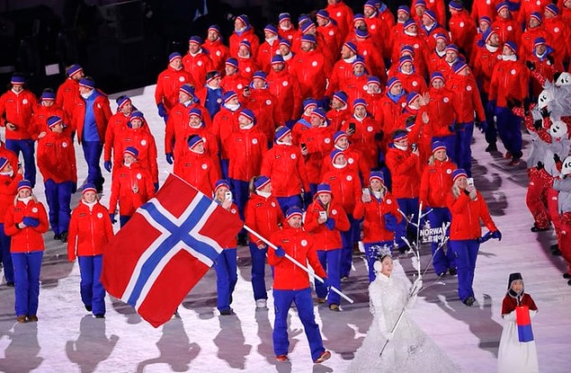 10. Kış Olimpiyatları'nda en çok altın madalya alan ülke 39 madalya ile Norveç'tir.