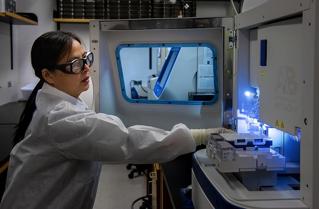 10. Birkaç hafta içinde Çin hükümeti Wuhan'da 9 milyon kişiyi SARS-CoV-2 için test etmeyi başardı.
