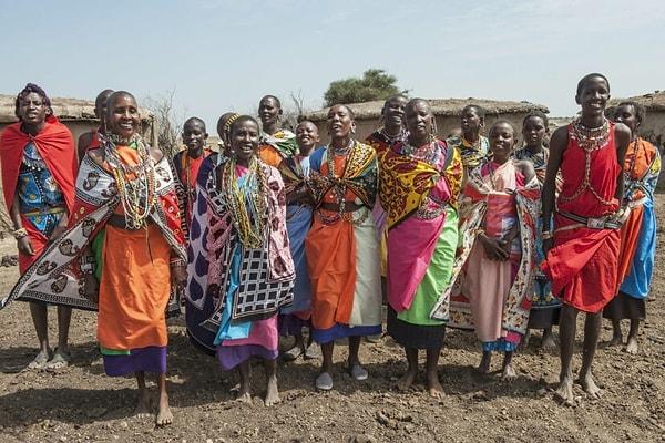The Guardian'a göre 2015 yılı itibariyle köyde toplam 4 kadın ve 200 çocuk yaşıyor.