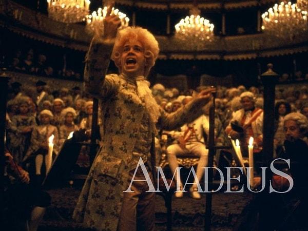 Milos Forman’ın 1984 yılında yönettiği büyük bestekârın hayatını konu alan “Amadeus” döneminin en popüler filmidir, 8 Oscar kazandı.