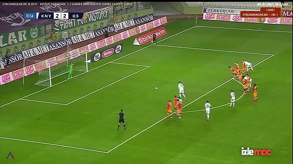 80. dakikada Luyindama'nın sebebiyet verdiği penaltıda Uğur Demirok, Konyaspor'u yeniden öne geçirdi: 3-2