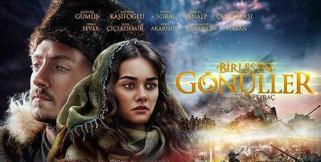 İlk sinema filmi olan “Birleşen Gönüller”de Cennet karakteri ile başrol oynadı! Hande Soral tarihi/dram türündeki bu filmde Serkan Şenalp ile başrolü paylaştı.