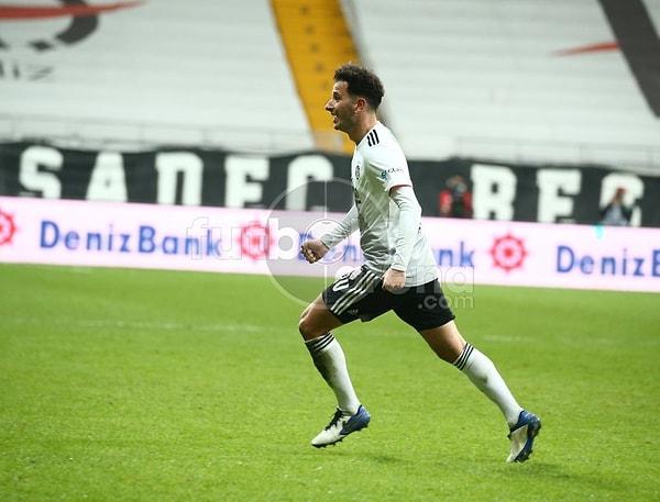 56.dakikada Beşiktaş, Oğuzhan Özyakup'un golüyle skoru 3-0'a getirdi.