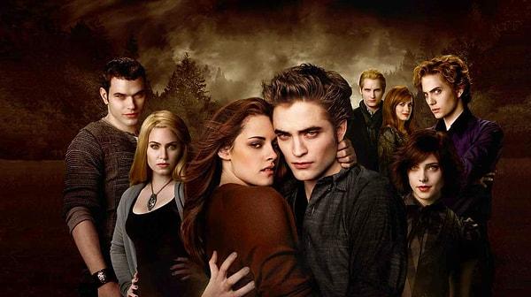 Bir zamanlar tüm genç kızların ayıla bayıla izlediği Twilight (Alacakaranlık) serisindeki oyuncular yıllar içerisinde nasıl değişmiş gelin bakalım...