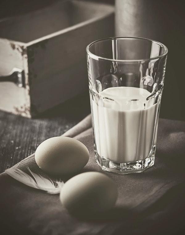 Süt ürünlerinin kemiklerimiz ve vücudumuz üstündeki olumlu etkilerini hepimiz biliyoruz. Ancak bu konuda olumlu etkilerin yanında olumsuz etkilerin de olabileceğini söyleyebiliriz.