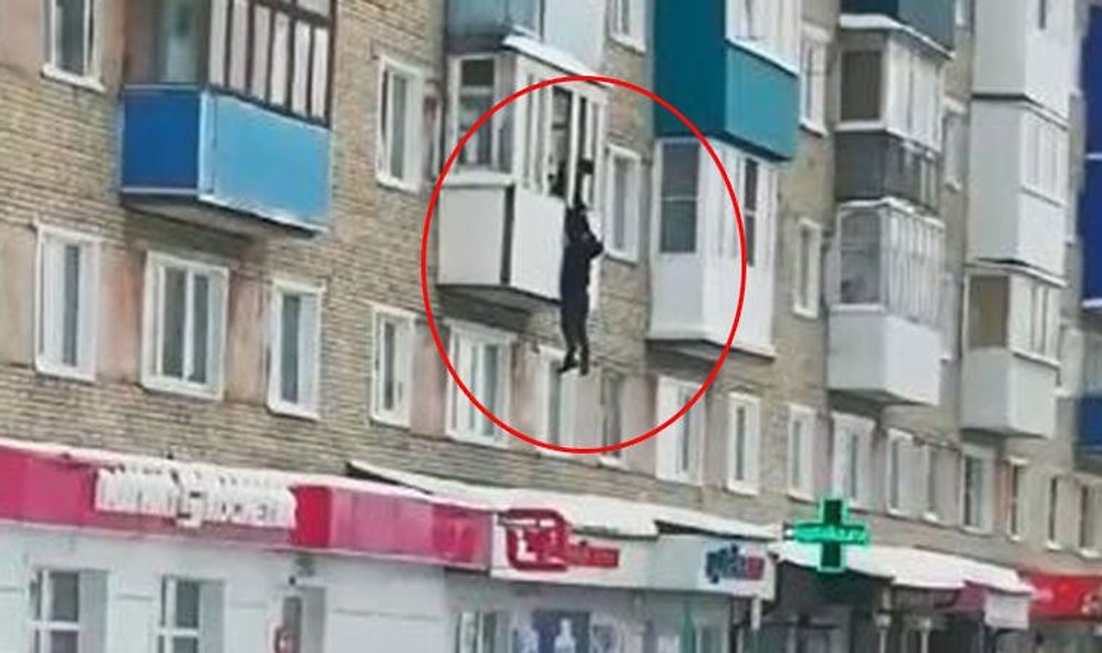 Birlikte Olduğu Kadının Kocası Tarafından Basılan Adamın Aksiyon Filmlerini Aratmayan Kaçış Anı