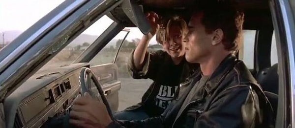 5. Ключи от машины находятся под солнцезащитным козырьком