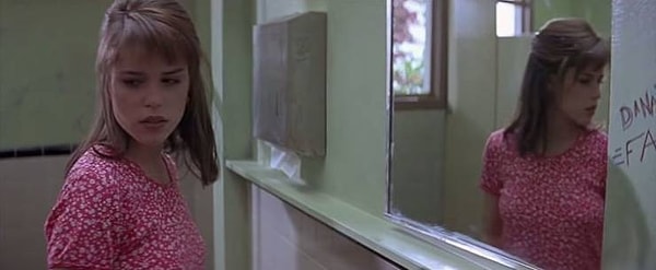 20. Дети всегда сплетничают в туалетах