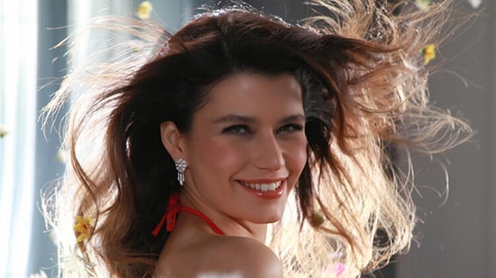 Beren Saat Kimdir? Beren Saat Nereli ve Kaç Yaşında?