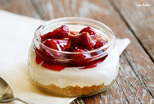 7. Pişmeyen Çilekli Cheesecake